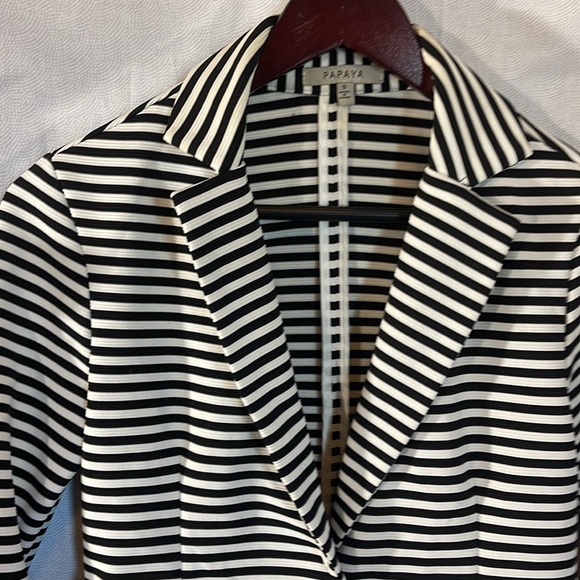 Black and white blazer - Picture 4 of 4